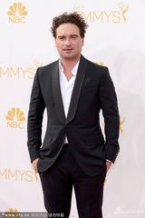 组图：《生活大爆炸》男星约翰尼-盖尔克奇亮相