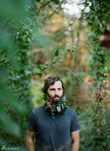 组图：突显女性之美！“胡子插花”美男来袭！