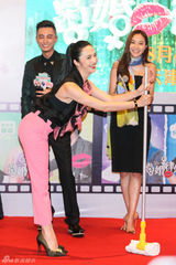 组图：《离婚律师》发布会 姚晨大笑忙卖萌