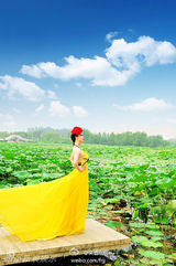 组图：芙蓉姐姐变美艳荷花仙 恨嫁心切想要男友