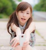 组图：双马尾萌妹杉野静香走红网络 身高154cm娇小可爱