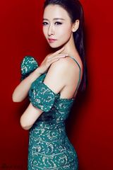 组图：毛俊杰深V诱惑挡不住 性感爆乳亮瞎眼球