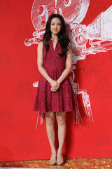 组图：大影节闭幕式 汤唯红裙知性王丽坤温婉