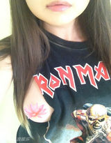 组图：疑似赛琳娜裸照泄露！胸部两颗痣成焦点