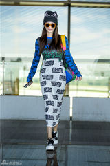 组图：张雨绮撞色混搭萌感十足 开启纽约之旅