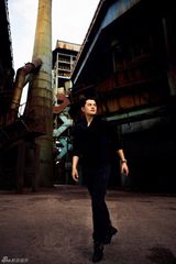 组图：边原街拍大片曝光 演绎城市行走的力量