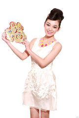 组图：章雯淇淡雅写真 为新年送祝福