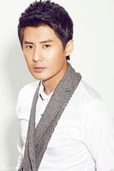 组图：张天其最新写真 尽显儒雅型男魅力