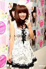 组图：郭书瑶最爱变装party 带歌迷大跳自创舞