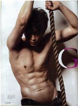 组图：日41岁男星GACKT全裸上杂志展男性肉体美