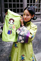 组图：《活色生香》热拍 杨明娜造型温婉