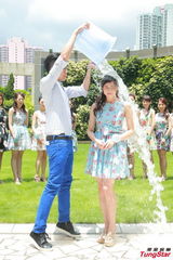 组图：港姐候选佳丽冰桶挑战 当场被浇透心凉