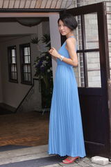 组图：蒋怡蓝色洋装亮相 只等男友求婚