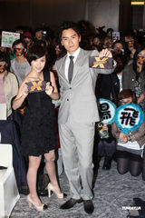 组图：郭采洁郑元畅为新戏宣传 直斥绯闻荒谬