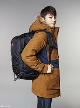 组图：徐仁国朴敏英写真 运动休闲展青春活力