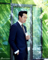 组图：高云翔拍炫彩写真 演绎商务精英形象