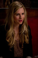 组图：《变形金刚》男主新作定档 扮腹黑记者