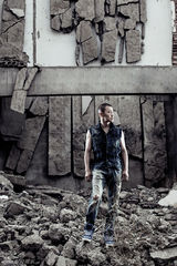 组图：聂远汽车大片展现硬汉粗犷柔情