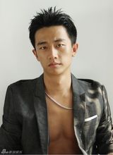 组图：人气小生黄轩写真 冷峻不羁的自由味道