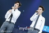 组图：《MCD》众星献唱 EXO11人献双曲舞台