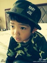 组图：曹格晒哥哥Joe呆萌酷照 父子俩搞笑不停