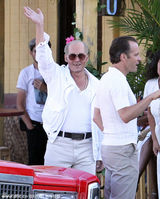 组图：男神自毁根本停不下来 德普秃顶缺牙拍片