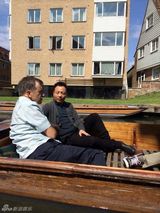 组图：许巍英国行全纪录 探访大咖美景相伴