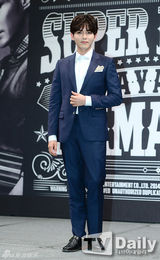 组图：Super Junior回归在即 发布会大展搞怪本能引爆笑