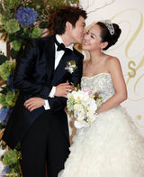 组图：柳真奇太映举行婚礼 众韩星捧场