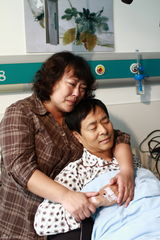 组图：《推拿》杀青 濮存昕李菁菁演绎患难夫妻