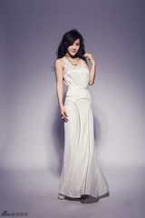 组图：张暖雅赴台拍写真 多样风格尽显优雅魅惑