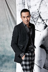 组图：黄觉怪咖奶爸写真玩转另类时尚