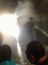 组图：网曝李易峰拍古剑宣传片 穿越盗墓现场