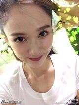 组图：教主18岁！陈乔恩麻花辫扮军训妹似少女