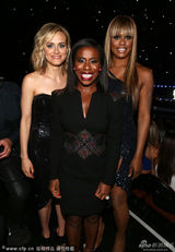 组图：《女子监狱》三女星同台亮相秀性感