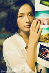 组图：李依玲写真文艺小清新