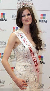 组图：剑桥24岁医科学生摘得英国小姐桂冠