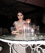 组图：范冰冰红唇娇艳秀风情 与莫妮卡-贝鲁奇争艳