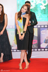 组图：《离婚律师》发布会 姚晨大笑忙卖萌