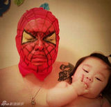 组图：日本父女逗比泡澡照走红 蠢萌犯二又有爱