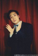 组图：吴镇宇早年青涩照曝光 帅到没朋友