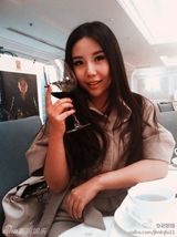 组图：超女纪敏佳被疑整容 自拍变锥子脸女神