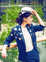 组图：黄圣依造型百变 复古女郎流露别样风韵