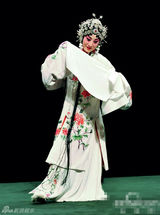 组图：国粹舞台上的白娘子 美丽多情功夫了得