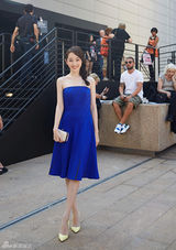 组图：蒋梦婕演绎复古名媛 抹胸裙尽显白皙肌肤