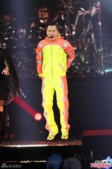 组图：多变哈林(庾澄庆)唱金曲 登小巨蛋万人同欢