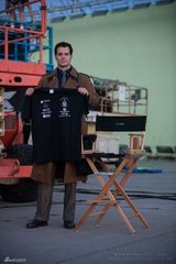 组图：《蝙蝠侠大战超人》曝超人照 雨夜访哥谭