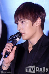 组图：《神之一手》媒体试映 郑雨盛等强势助阵