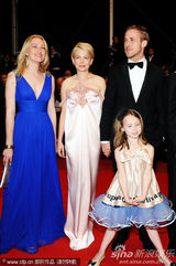 幻灯图集：《蓝色情人节》首映 希斯-莱杰遗孀现身