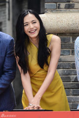 组图：冯小刚电影公社开街 众明星到场助阵